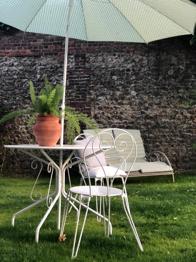 A L'Ecole Buissonniere Bed & Breakfast Honfleur Exterior photo